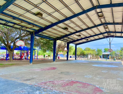 Canizales Park, Laredo, Texas, basketball courts